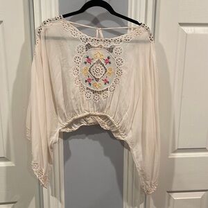 FILLYBOO BACKLESS CROPPED EMBROIDERED CUTWORK TOP BLOUSE ANGEL SLEEVES